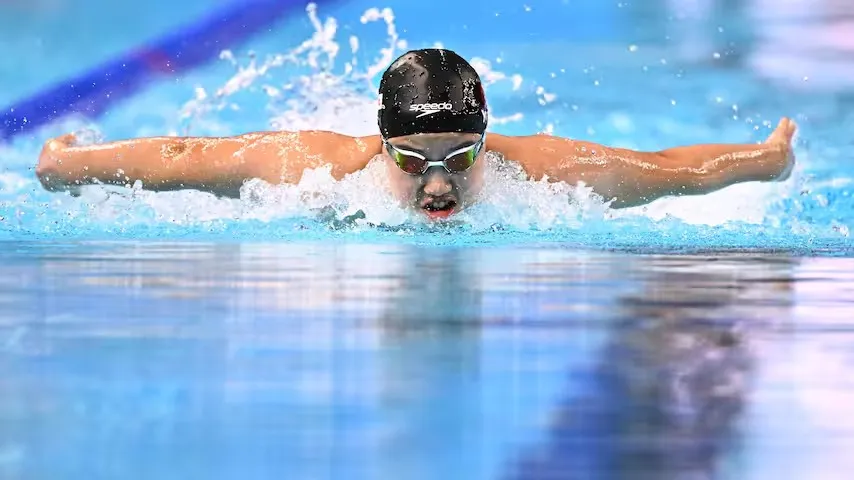 A 12 -year -old tray of 200 meters diversified
 Arabausa