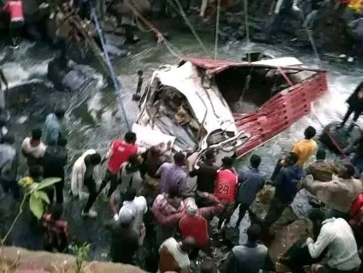 16 people were killed in a collision between a bus and a truck in Ivory Coast
Arabausa