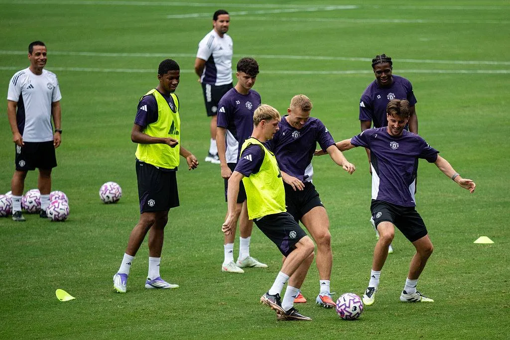 Mount Die Liecht Saidan with Man United preparations for the new season
 Arabausa