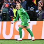 England goalkeeper guides the title of the euro 2025 for her late grandfather
 Arabausa