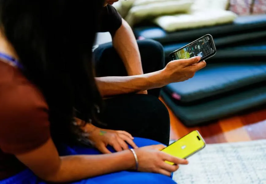 Early use of the mobile phone may lead to mental health problems
Arabausa