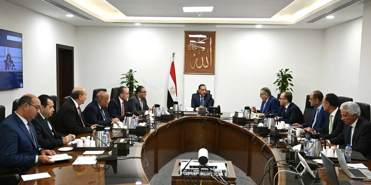 A continuous decline in the dollar in Egypt ... Do prices decrease?
Arabausa