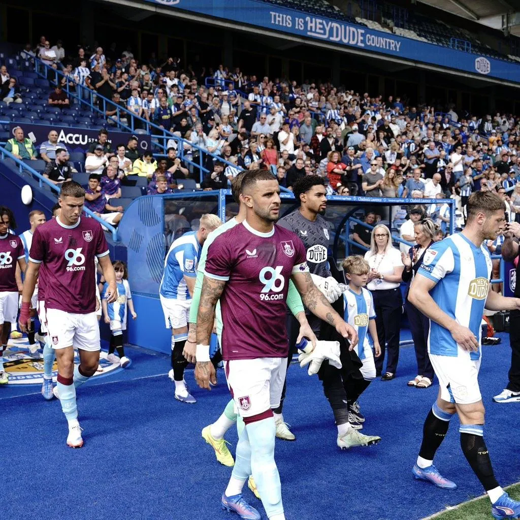 Burnley fans watch his matches with "Virtual Reality" technology
Arabausa