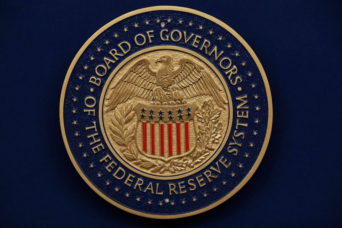 Who voted in favor of reducing interest in the Federal Reserve?
Arabausa