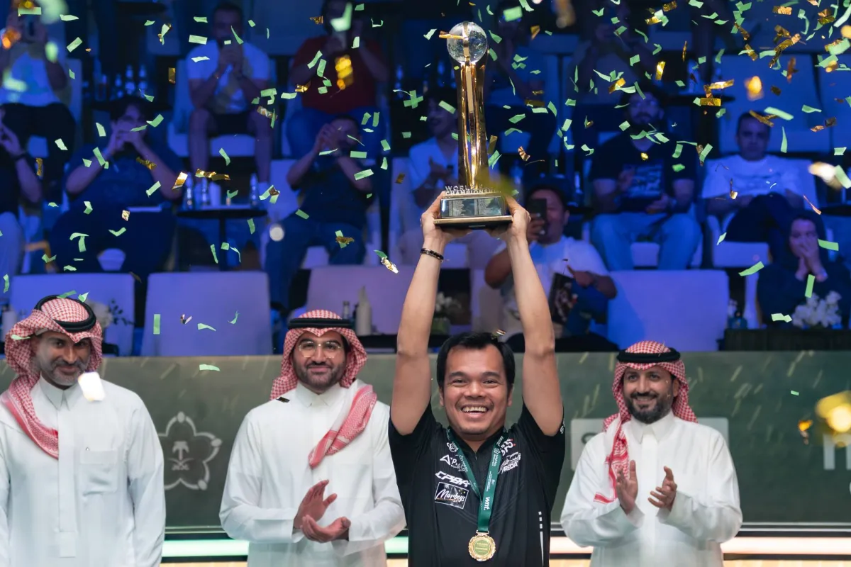 Jeddah, Filipino Carlo, with the "World Cup Billiards" gold
Arabausa