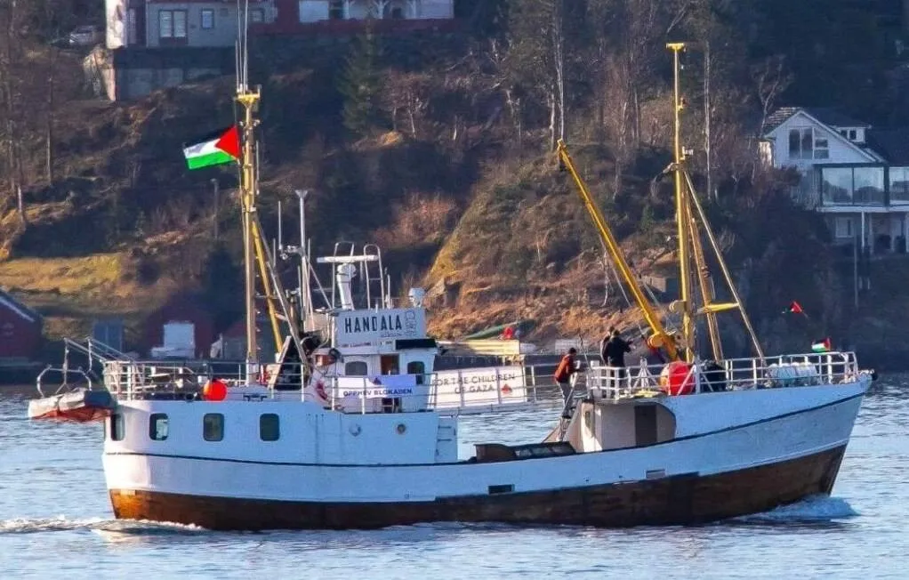 The Israeli navy controls the ship "Handala" off the coast of Gaza
Arabausa