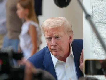 Trump excludes the attendance of the g20 summit for his rejection of south africa policies
 arabausa