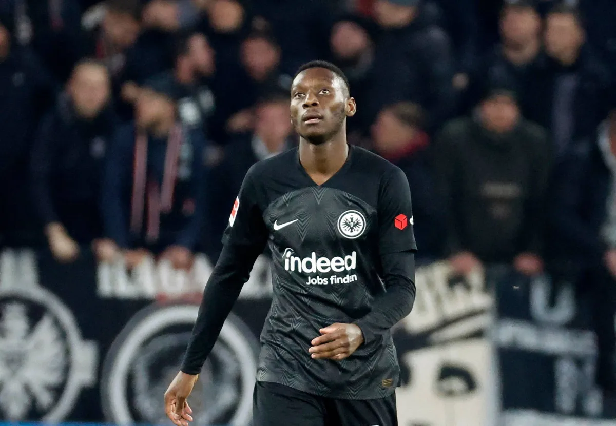 Who are the candidates to succeed Metrovic in the "attack" of the crescent?
Arabausa