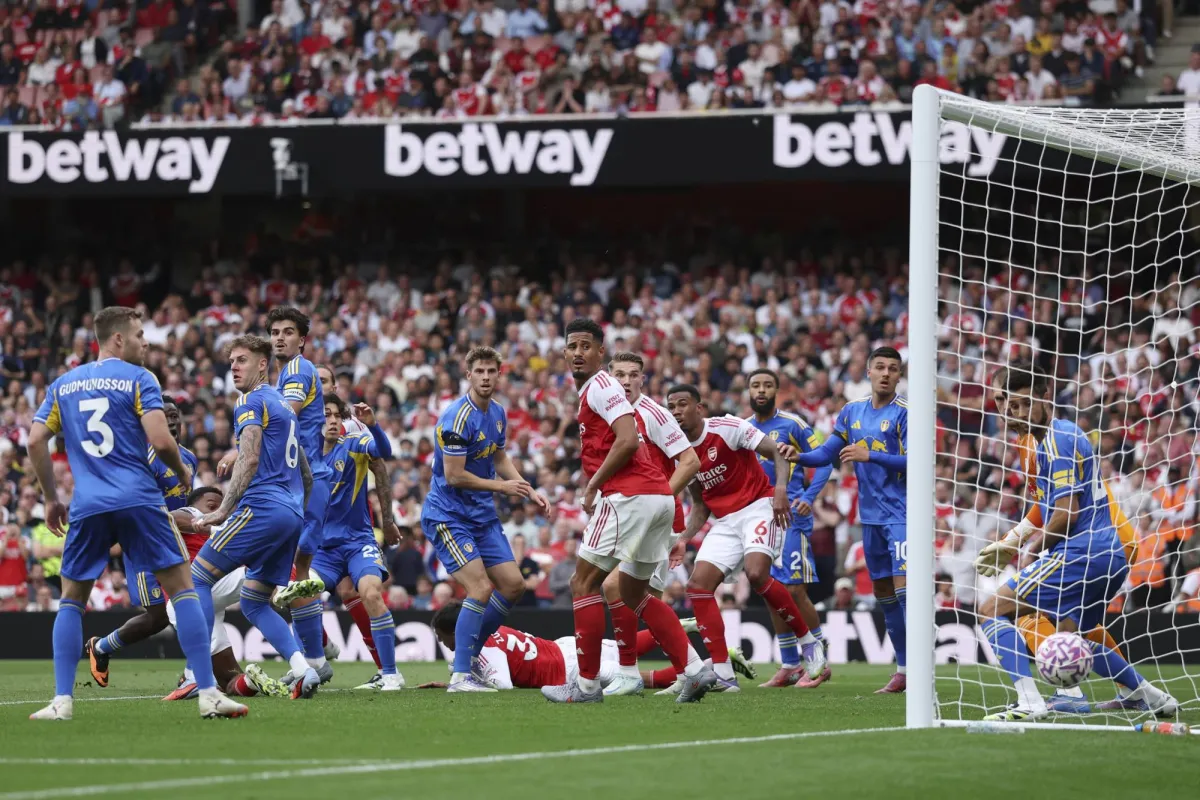 10 Prominent points in the second vault of the first English league
Arabausa