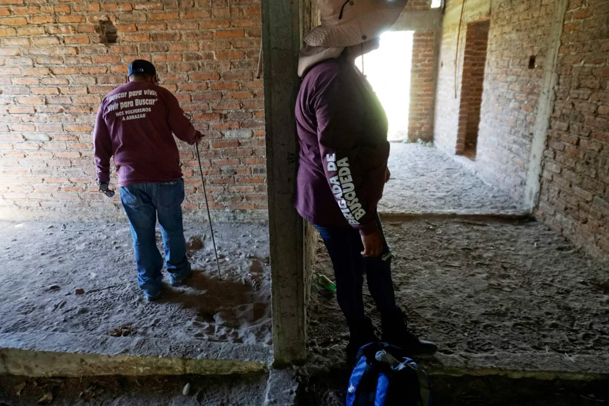 The ruts of 32 bodies, cut into a dropped home in mexico
Arabausa