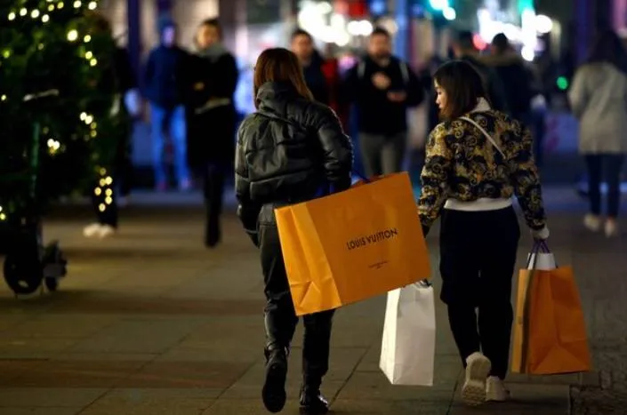 Sales sales in the Euro area exceeds the expectations in June
Arabausa