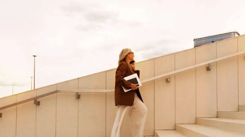 Be careful her ... normal symptoms that can indicate a heart attack in women
Arabausa