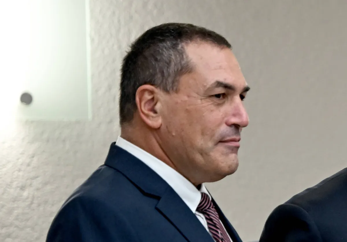 The juice of the Israeli board of Israeli has testified a strong argument between members and the captain of staff
Arabausa