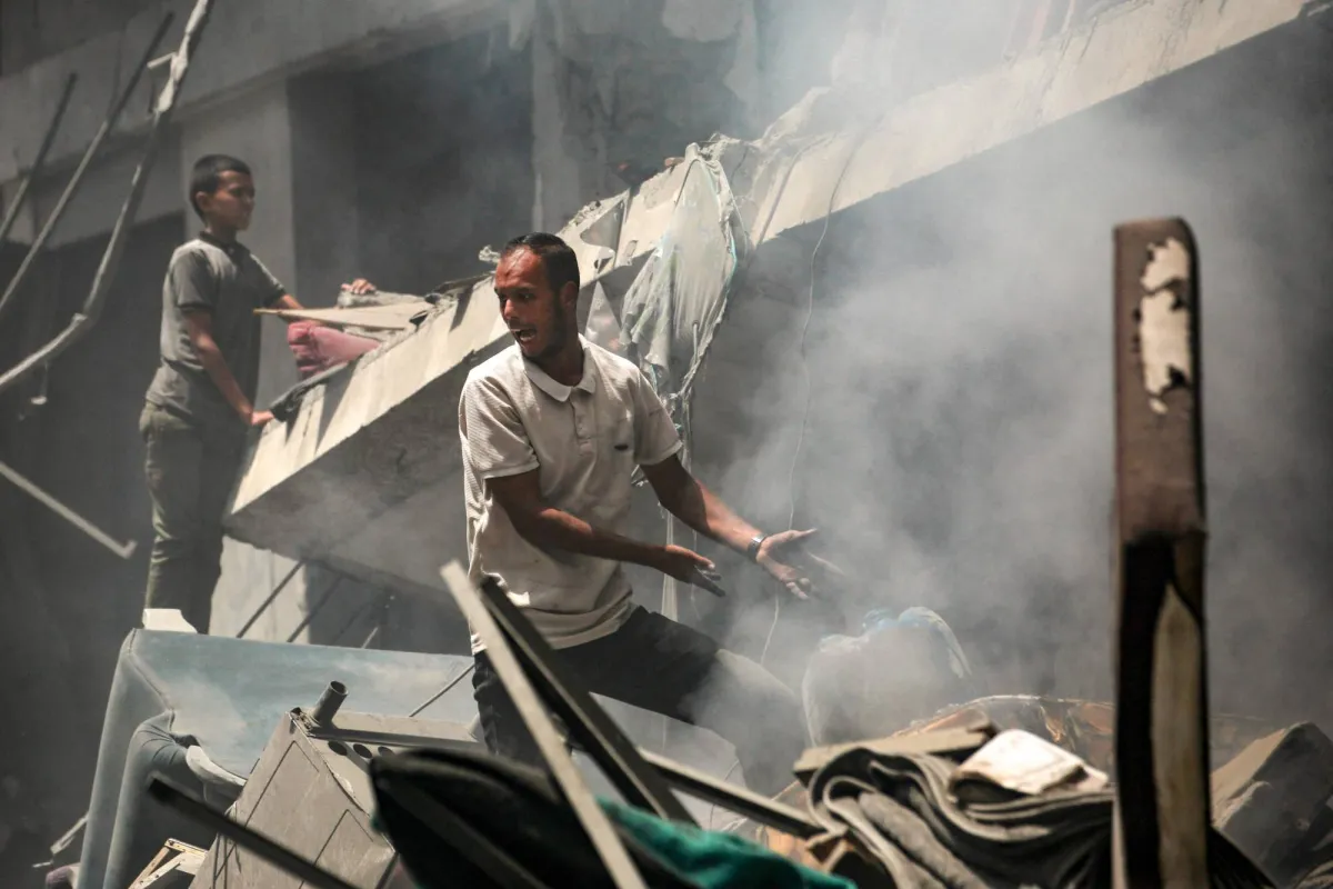 Gaza hospitals receive 72 people in 24 hours
Arabausa