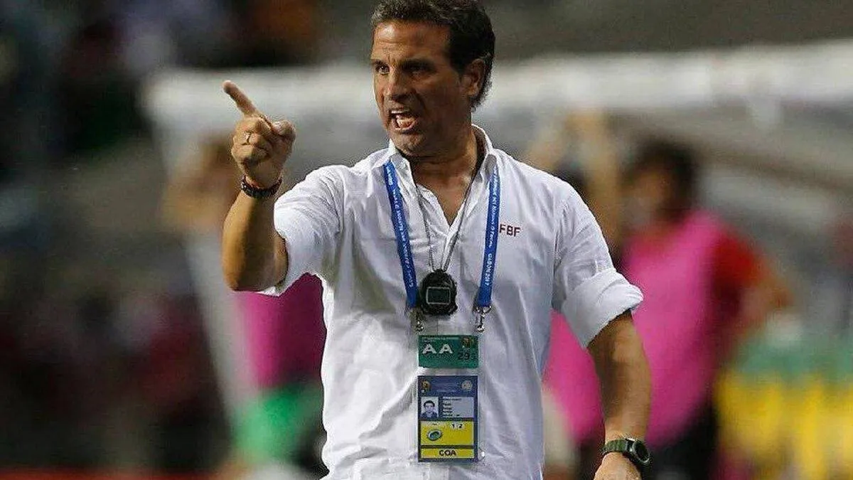 "Traveler" is a new coach for Guinea team

 Arabausa