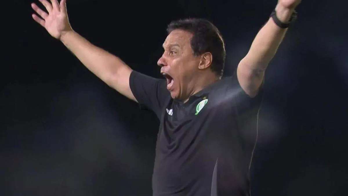 Hossam Al -Badri brings Al -ahly Tripoli to win the LIABBYan league for 14th time
Arabausa