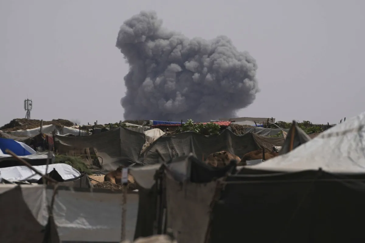 Israel is destroying the city of Gaza prior to the expected occupation
Arabausa