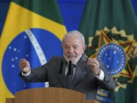 There wasn't from from Silva Invit Trump to visit Brazil after you have thick fees

 Arabausa