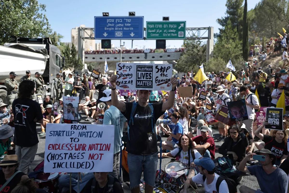 Millions of demonstration and hits that prevail in Israel

 Arabausa