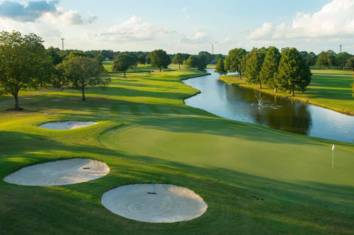 Golf Crest is preparing to accommodate the "Aramco Houston" Championship

 Arabausa