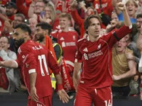 Liverpool exceeds 200 millions of pounds by sellers of their players

 Arabausa