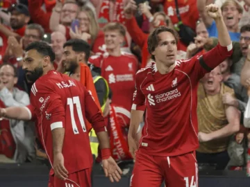 Liverpool exceeds 200 millions of pounds by sellers of their players

 Arabausa
