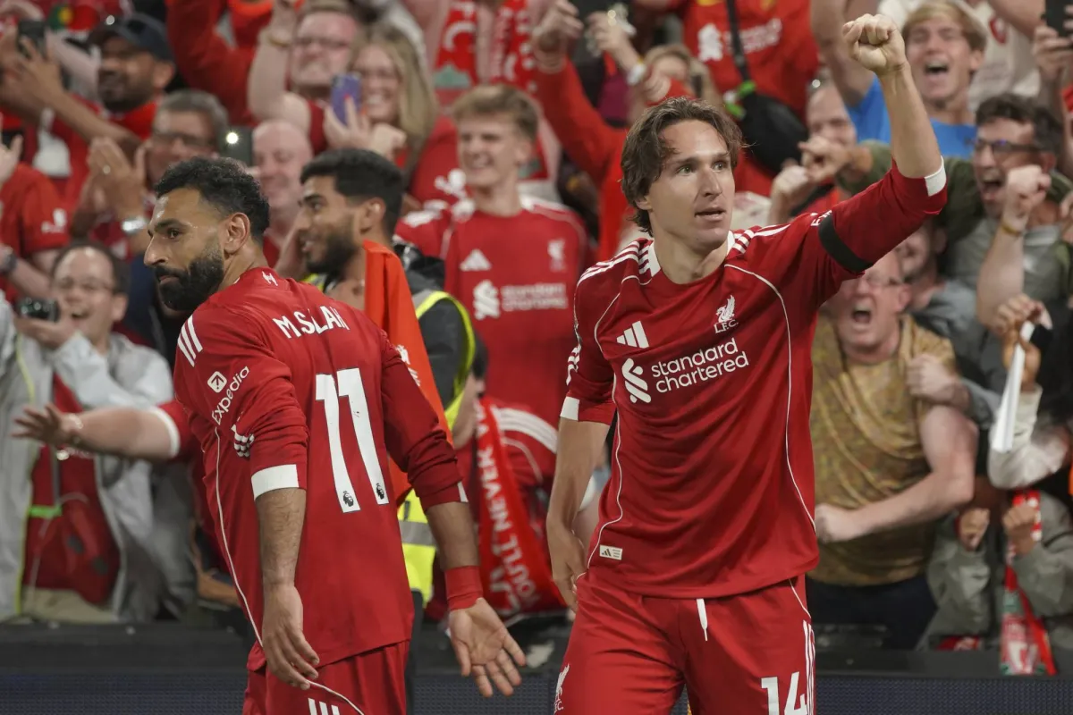 Liverpool exceeds 200 millions of pounds by sellers of their players
Arabausa