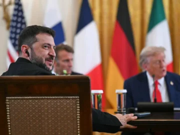 Trump begins the arrangements to keep a top between Putin and Zelinski ... and packed to ensure the safety of Ukraine

 Arabausa
