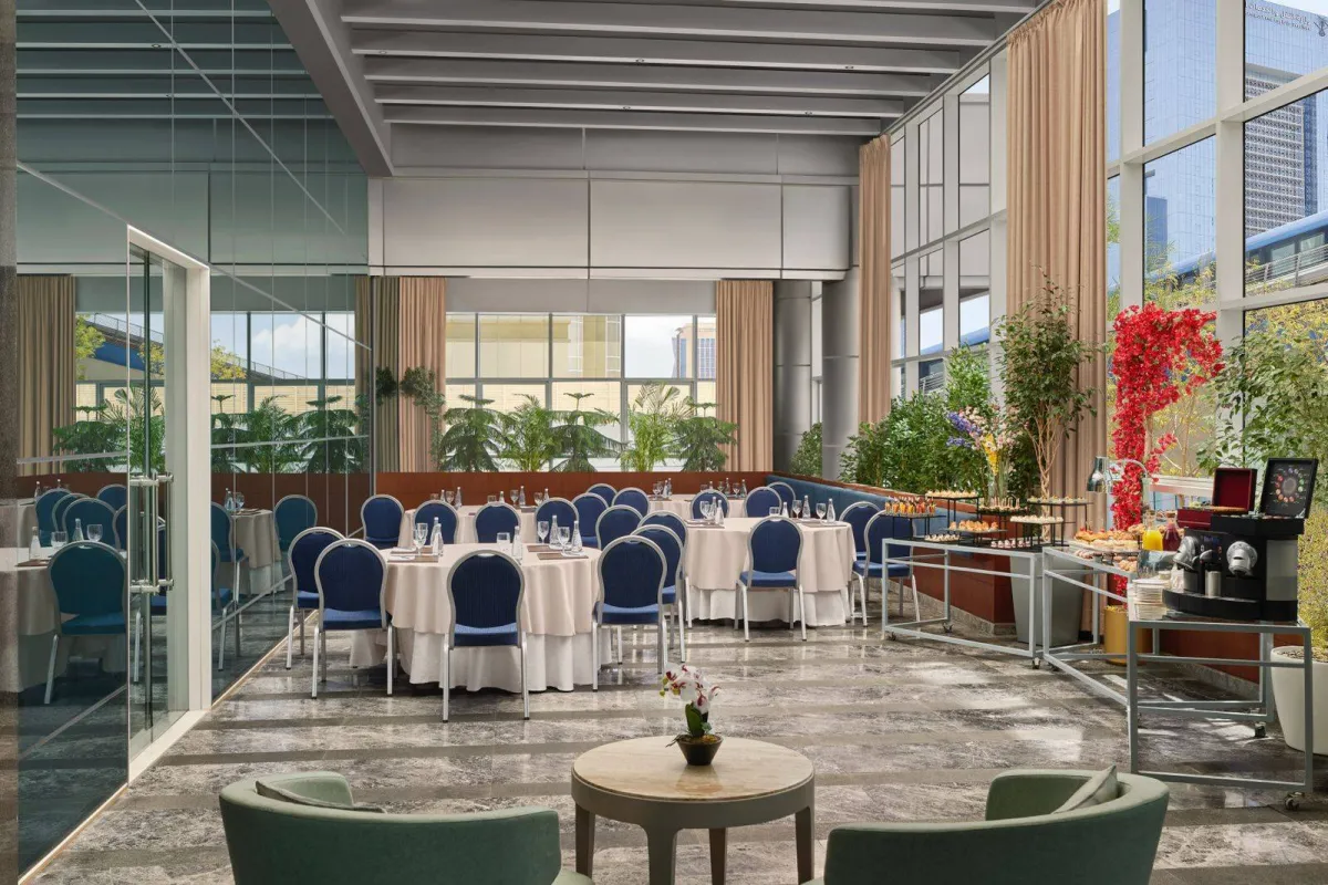 Court yard Bay Marriott Riad Northern
Arabausa