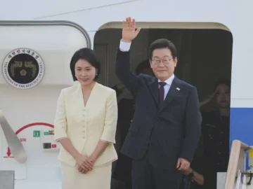 COREAU COREAU Vitioning President to reinforce relationships before Trump meeting

 Arabausa