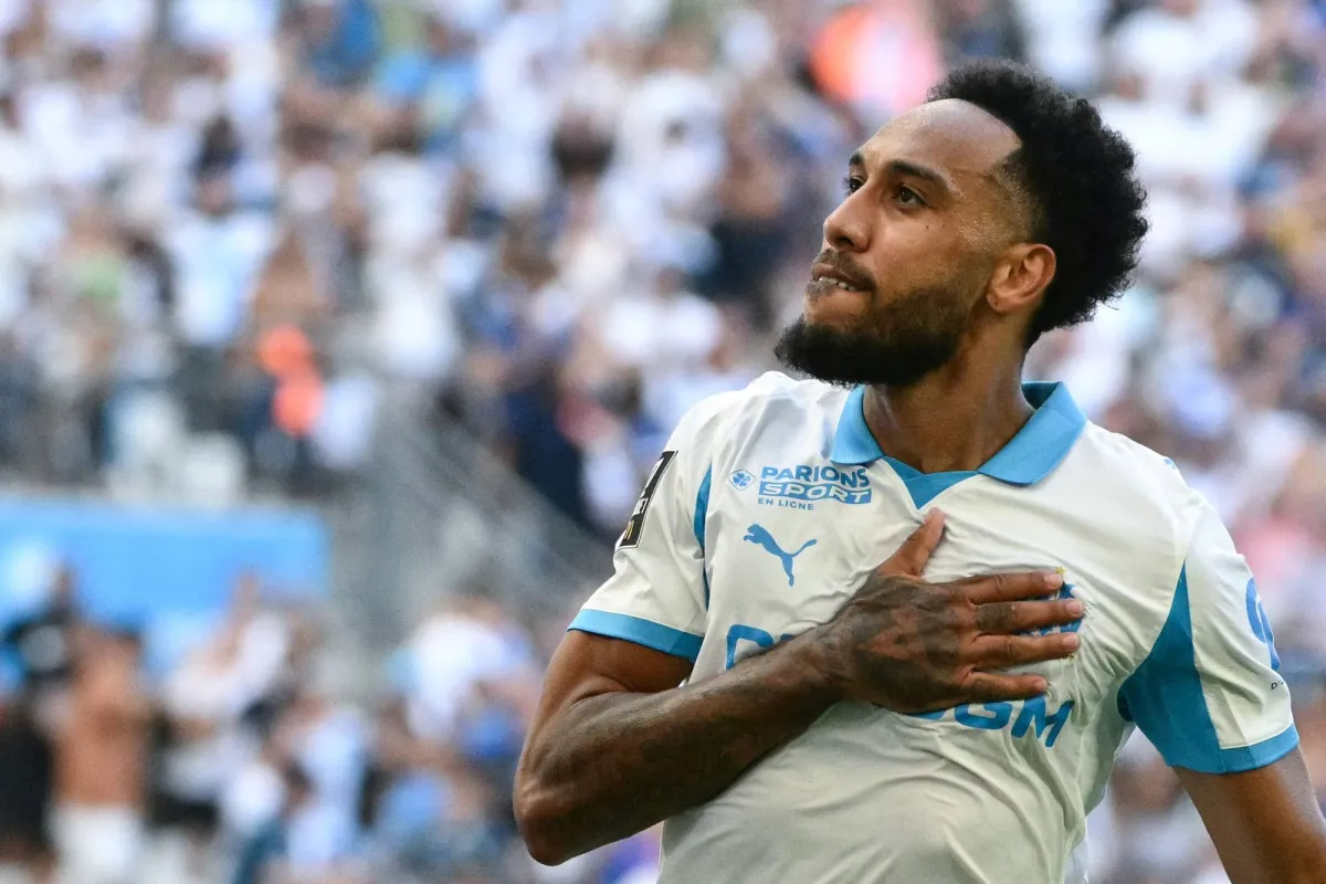 Audameyang's records twice and five
Arabausa