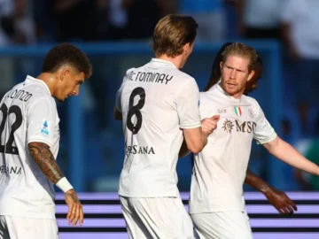 De Bruyne Low Naples Sea cut

 Arabausa