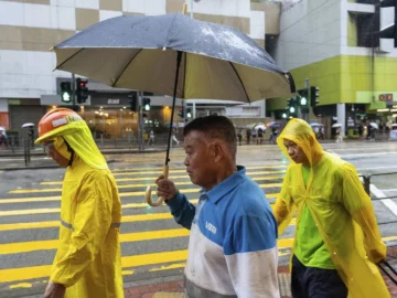 China closes the city of Soya in front of tourists with the hurricane approaching "Kajiki"

 Arabausa