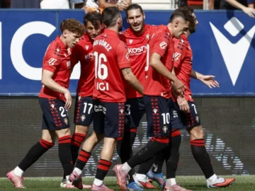 Osasuna defeat ten players from valencia

 Arabausa