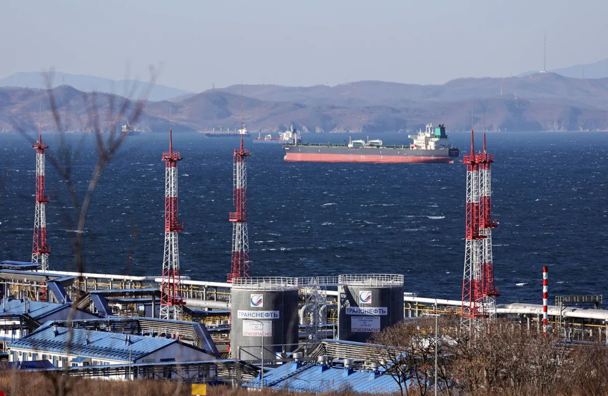 Oil exports continue after Ukraine attacks in a Russian port
Arabausa