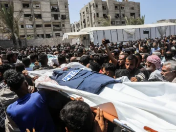 An Israeli massacery of journalism and hospital in Gaza

 Arabausa
