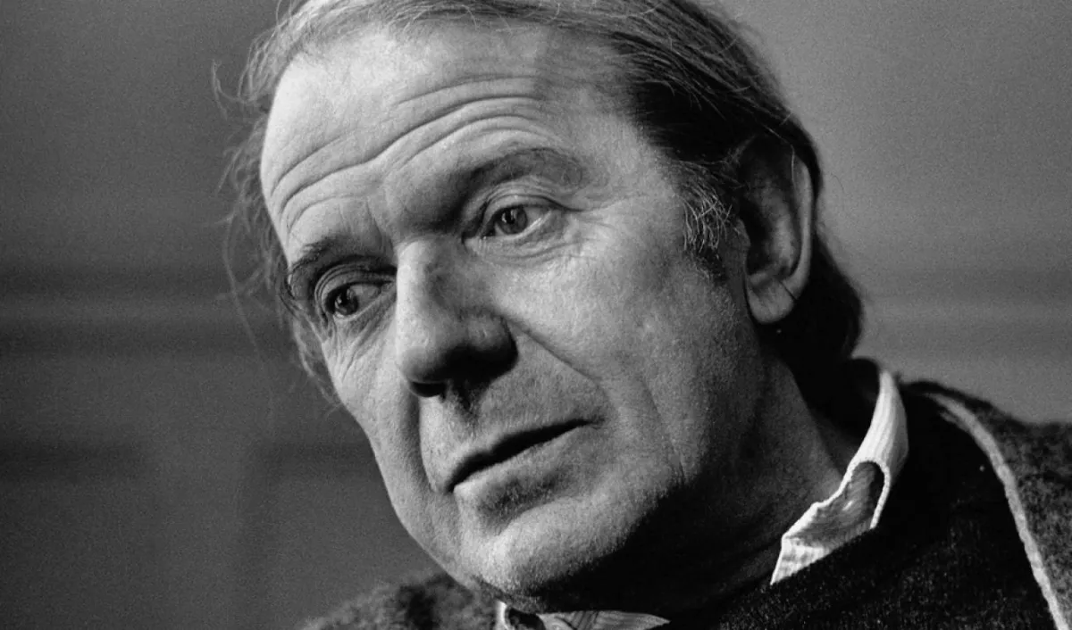 By the movies cinema to the cinema of time
Arabausa