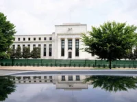 Why are the independence of the "Federal Reserve" from the White House required?

 Arabausa