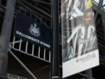 IZAK insists to leave Newcastle despite their persuasive attempts

 Arabausa