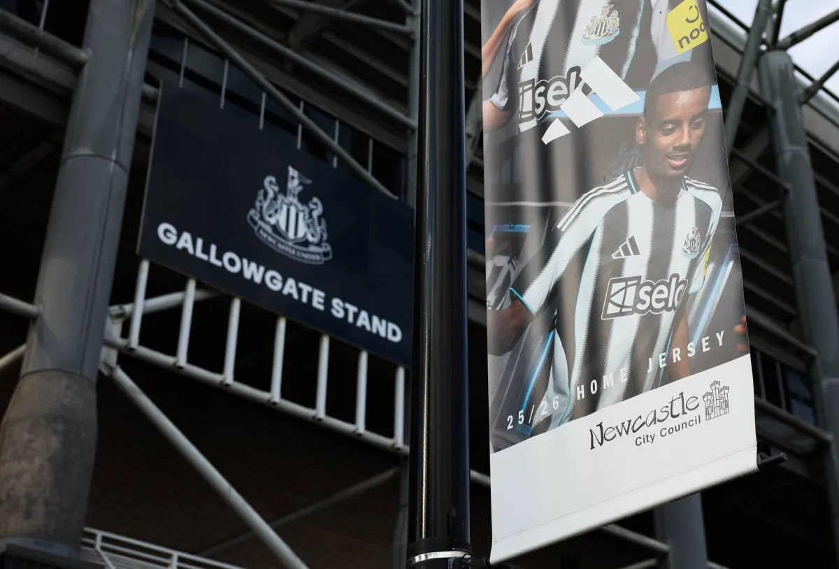 IZAK insists to leave Newcastle despite their persuasive attempts
Arabausa