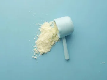 Between the weight gain and farming of kidney disease ... which ones are the most prominent risks of protein dust?

 Arabausa