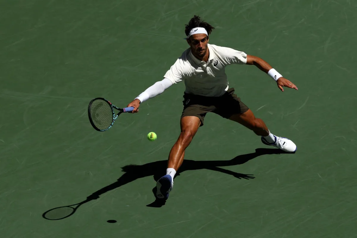 Motites qualifies for the second time with a difficult victory

 Arabausa