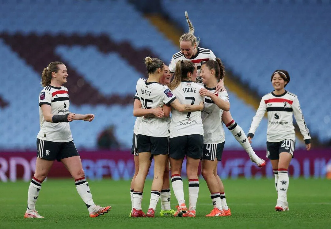 Why didn't Manchester United Does Joks against Eindenden in Sweden?
Arabausa