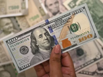 Dollar is fraglly retrieved with increasing concerns on independence of the "federal"

 Arabausa