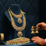 The gold has declined with the dollar clash ... and "federal" limits the losses

 Arabausa