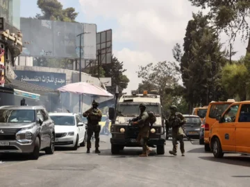 Israeli police announce 450 thousand dollars during the West Bank bank raid

 Arabausa