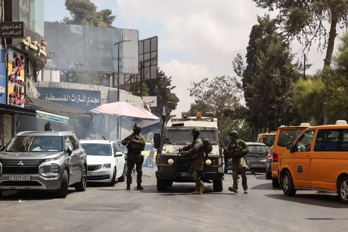 Israeli police announce 450 thousand dollars during the West Bank bank raid
Arabausa