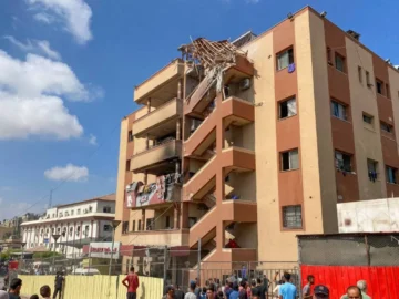 Israel shot 6 hamas in the raid on the nasser hospital

 Arabausa