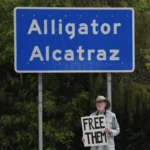 The messages reveal the Evacuation of American Alcatrag's Center for the migrants in the days

 Arabausa
