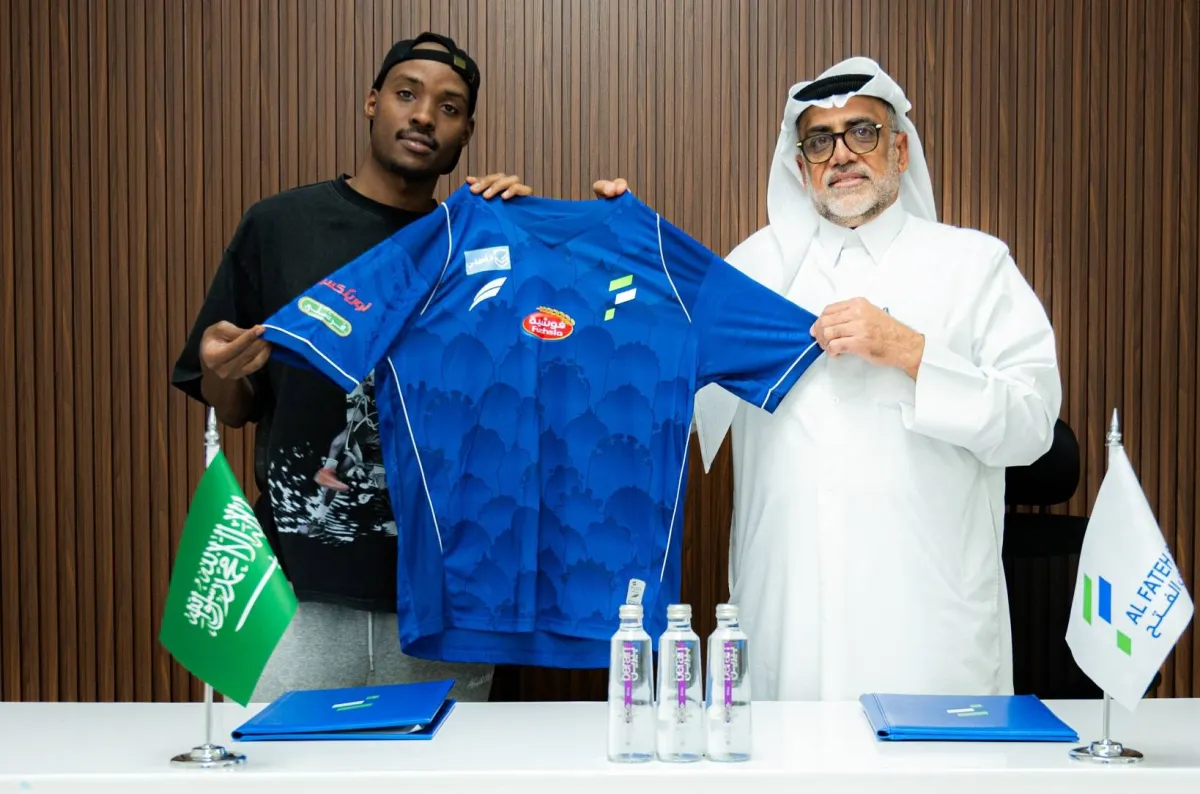 Al -fateh anticipates the start of the season signed with al -zubaids
Arabausa